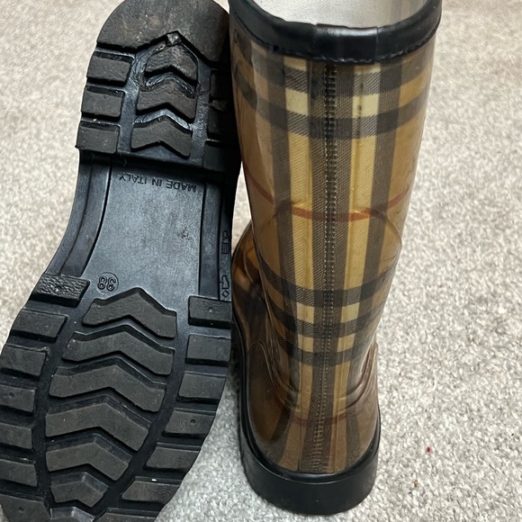 Authentic Burberry rain boots size 38 - Picture 3 of 5